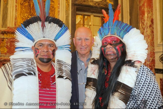 Natanael Vilharva Caceres, Sebastião Salgado, et Valdelice Veron a l’Hôtel de Marigny le 20 juillet 2015 Natanael Vilharva Caceres, Sebastião Salgado, et Valdelice Veron a l’Hôtel de Marigny le 20 juillet 2015