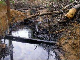 Pérou : le gouvernement va vérifier la contamination par le pétrole de territoires indigènes, les représentants Quechua réclament la transparence