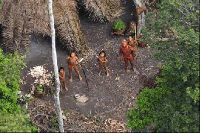 Amazonie : les Indiens assiégés